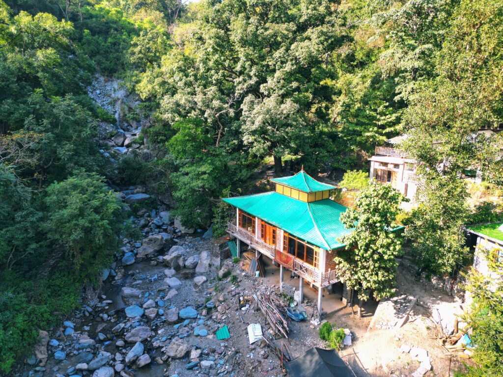 Yoga hall for yoga retreat in rishikesh